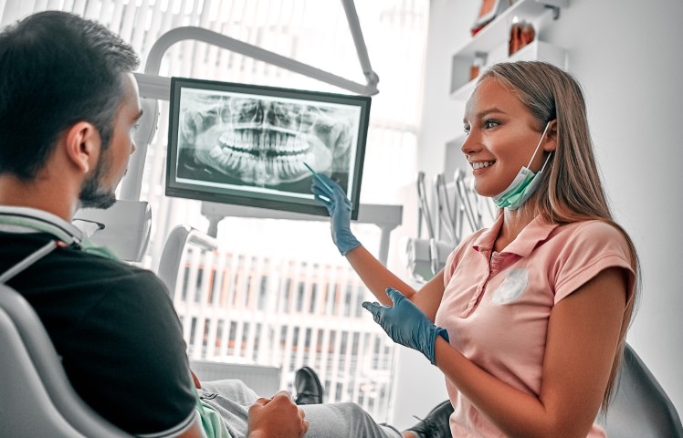 Bleeding Gums or Bad Breath? How Cleanings and Exams Can Help