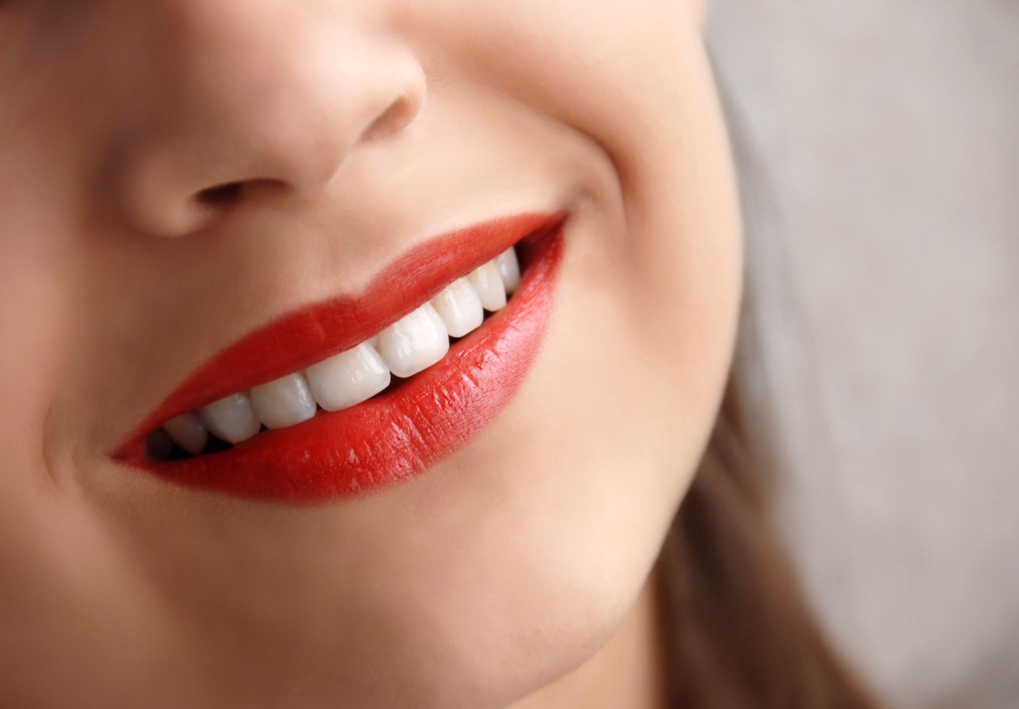 Veneers vs. Crowns: Which One Does Your Tooth Actually Need?